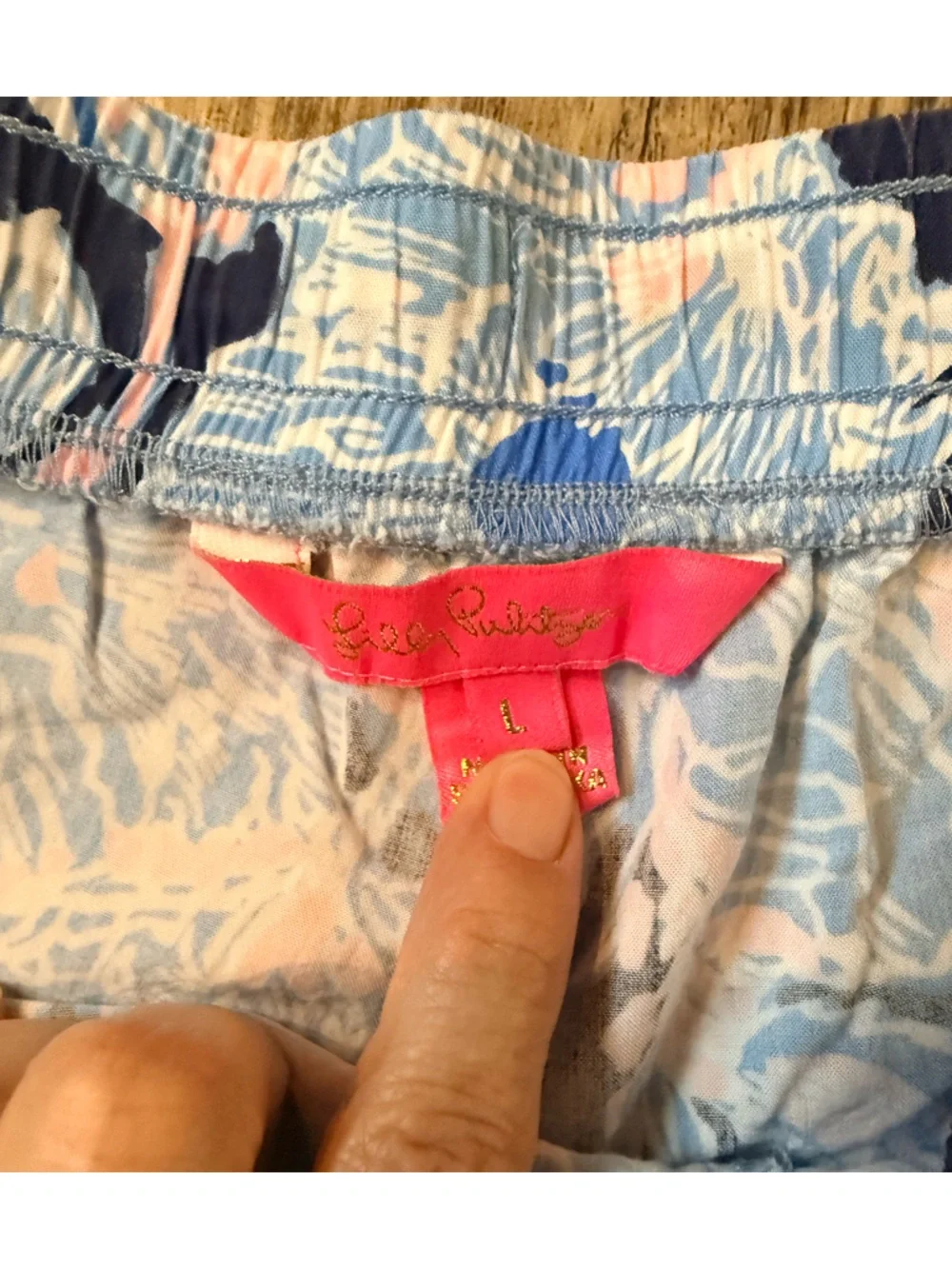 Lilly Pulitzer Katia Shorts Large - Picture 8 of 8